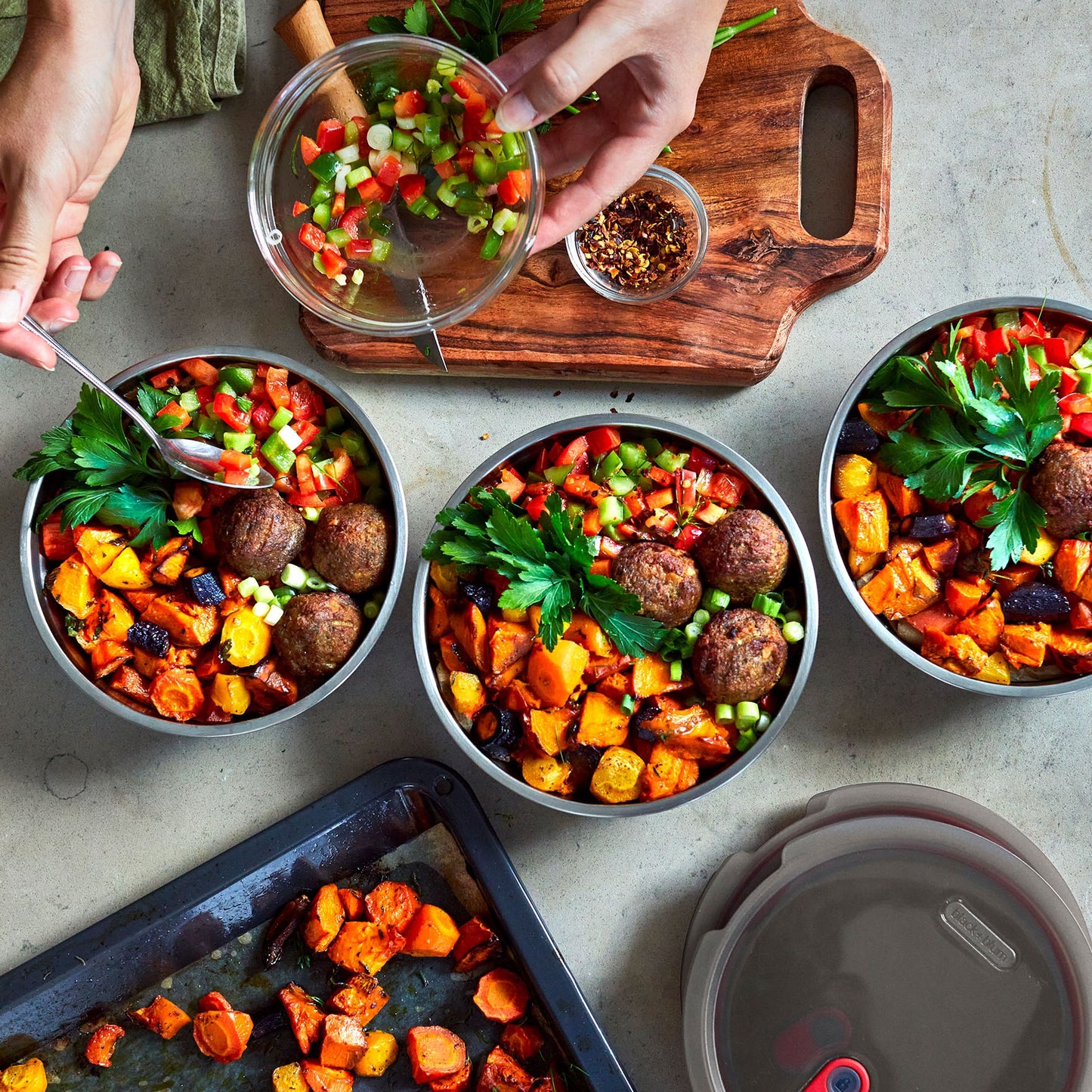 Multifunktionsbox aus Edelstahl, rund, 950 ML